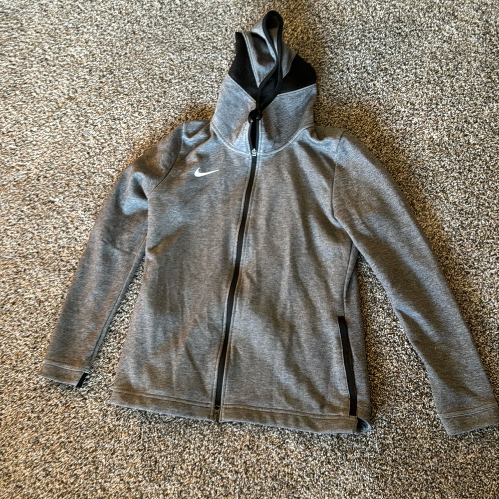 Nike women’s dri fit hoodie zip size L